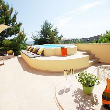 Apartmant With Pool 8 Kastela Exterior photo