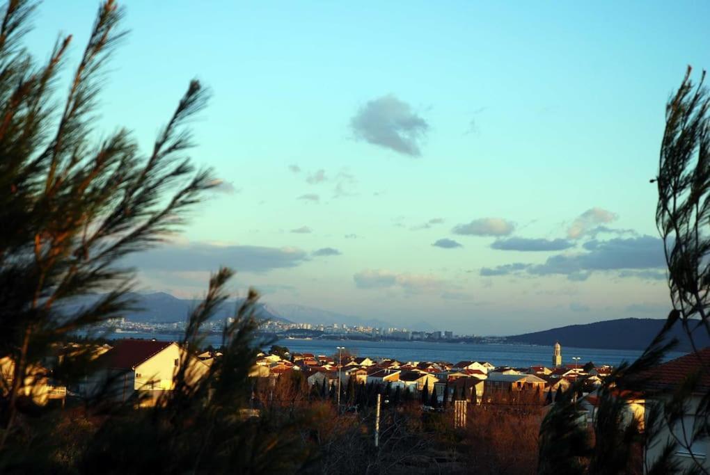 Apartmant With Pool 8 Kastela Exterior photo